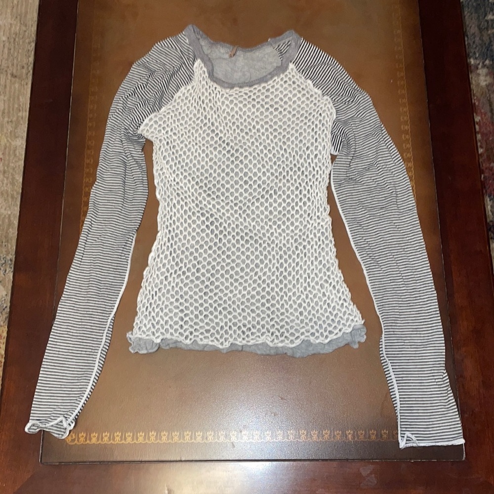 Pete long sleeve size small